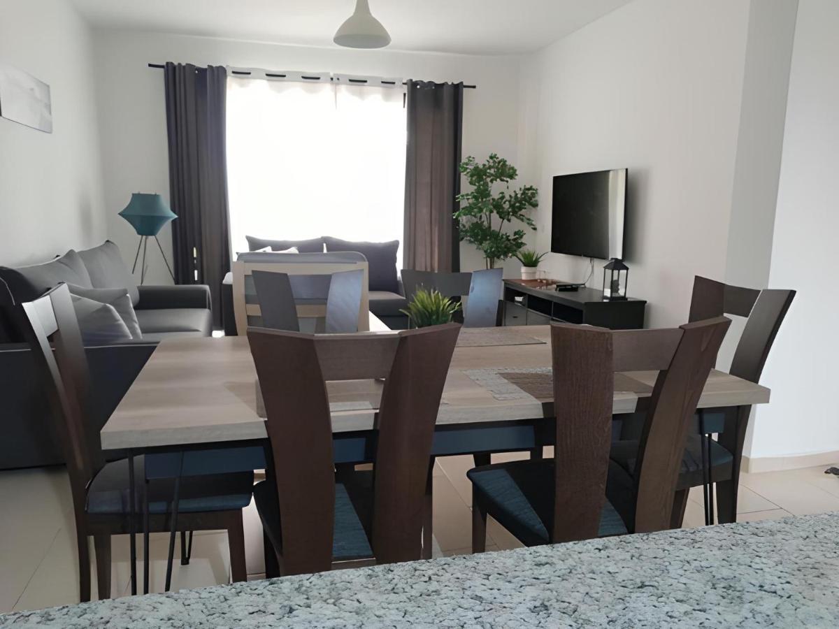 Light House Apartment Larnaca Luaran gambar
